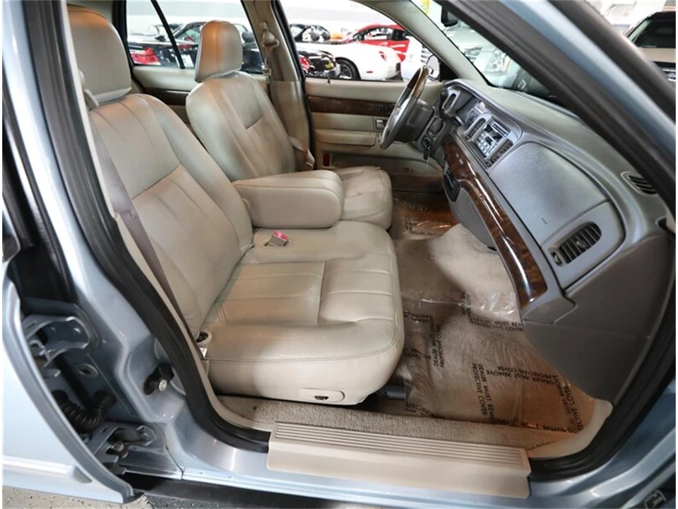 2009 Mercury Grand Marquis - Image 19 of 31