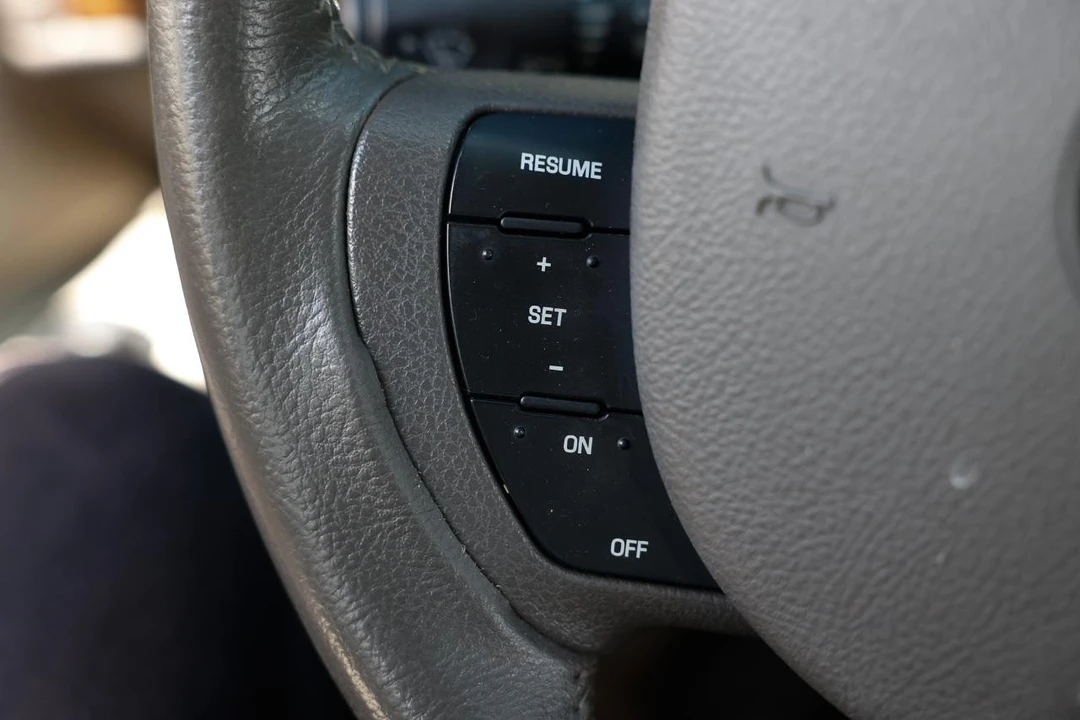 2009 Mercury Grand Marquis - Image 24 of 31