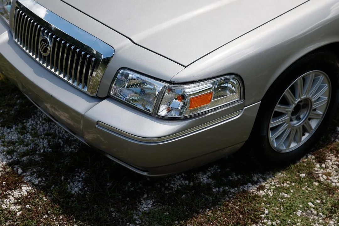 2009 Mercury Grand Marquis - Image 23 of 31