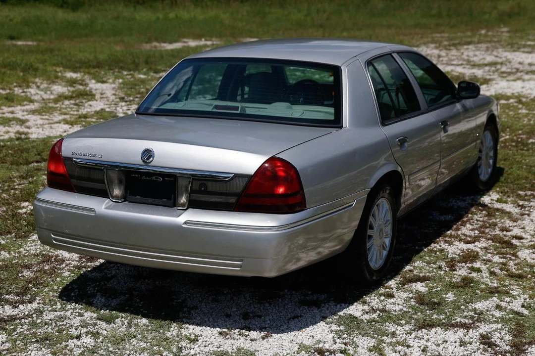 2009 Mercury Grand Marquis - Image 11 of 31