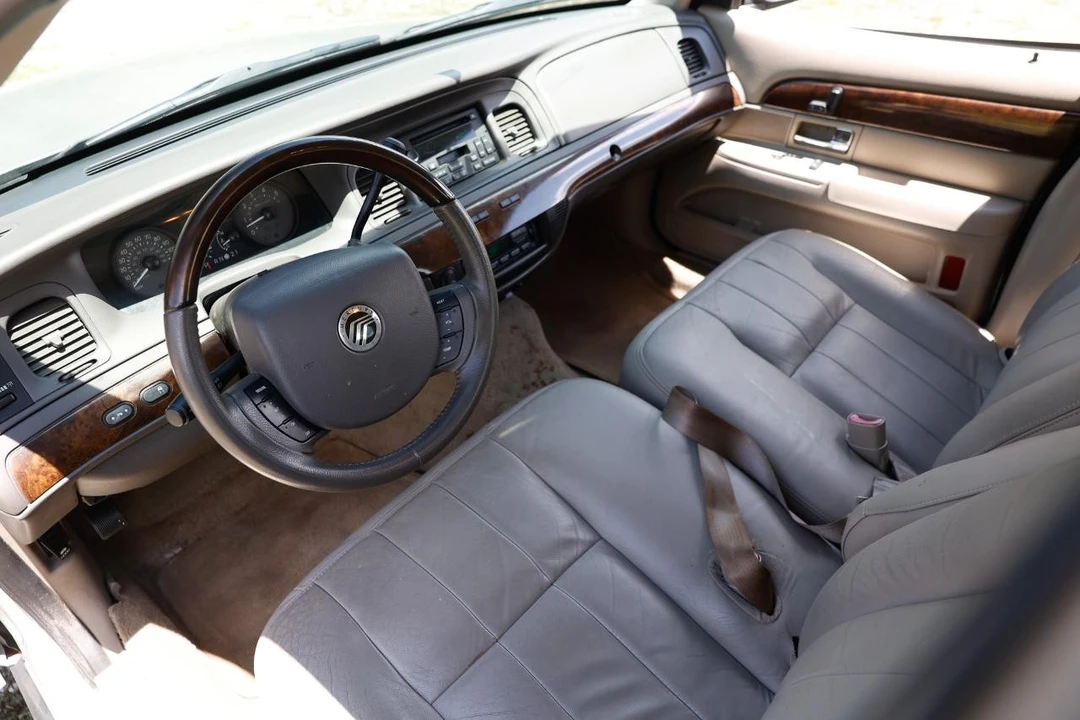 2009 Mercury Grand Marquis - Image 4 of 31