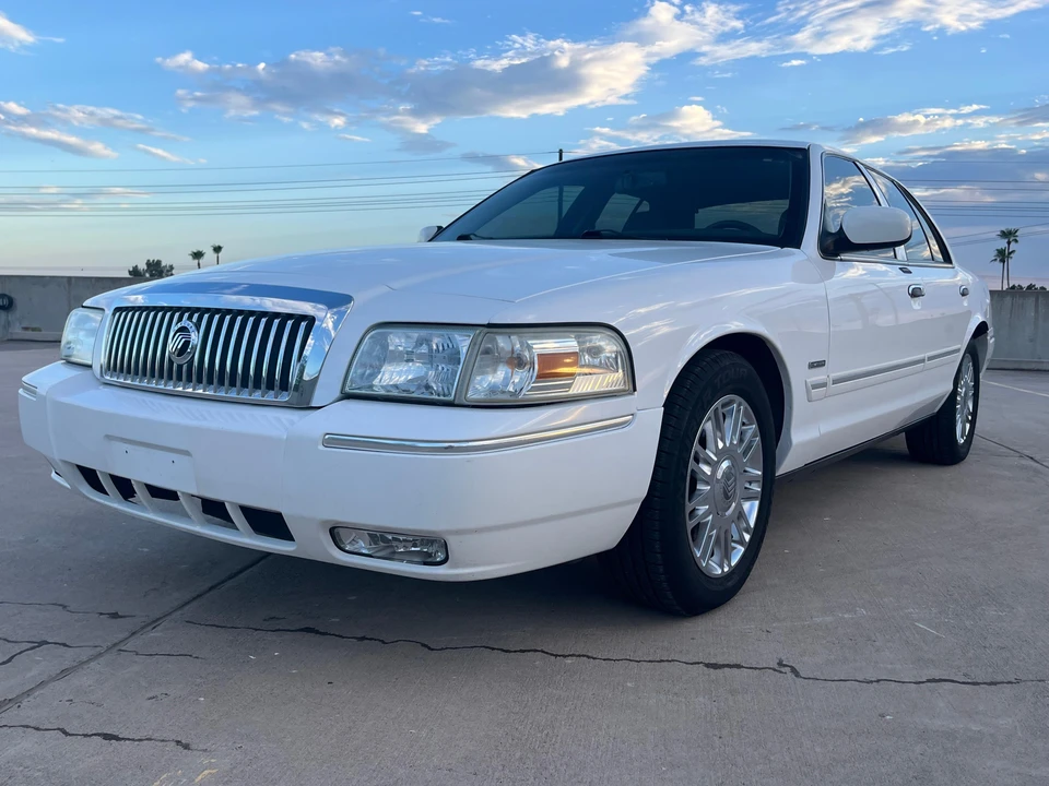 2009 Mercury Grand Marquis - Image 11 of 31