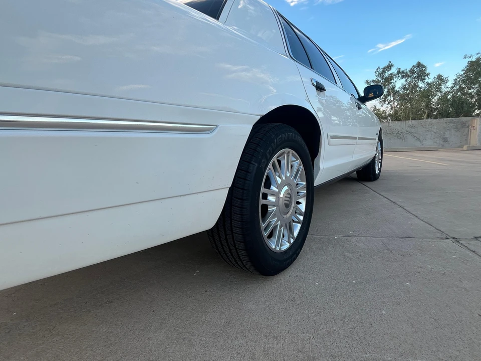 2009 Mercury Grand Marquis - Image 30 of 31
