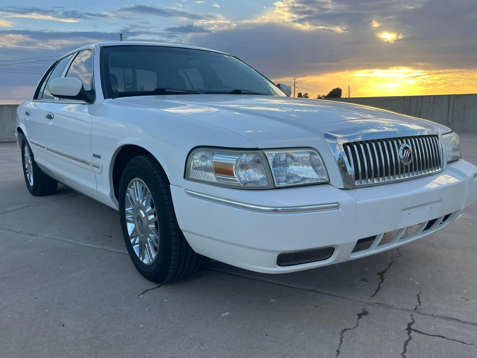 2009 Mercury Grand Marquis - Image 24 of 31