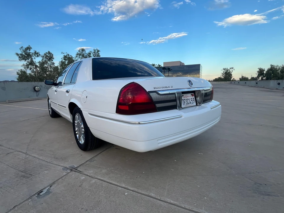 2009 Mercury Grand Marquis - Image 17 of 31