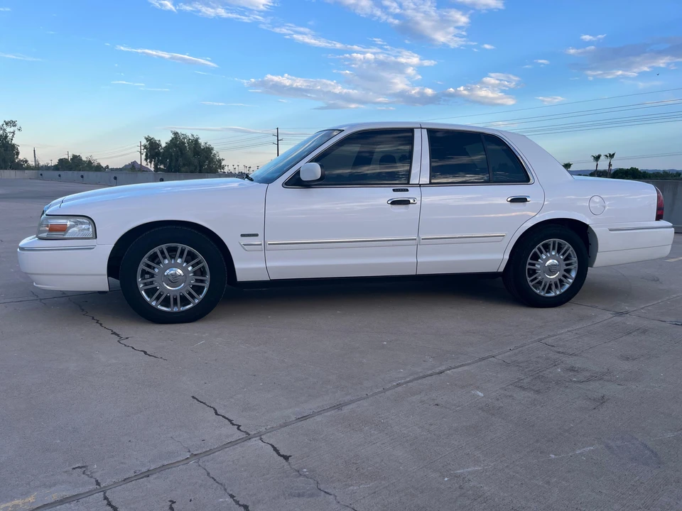2009 Mercury Grand Marquis - Image 15 of 31