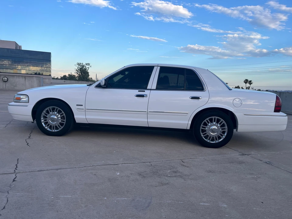 2009 Mercury Grand Marquis - Image 16 of 31