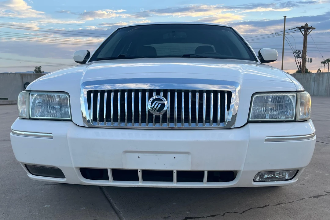 2009 Mercury Grand Marquis - Image 2 of 31