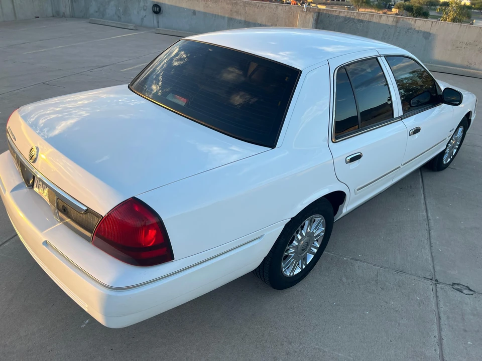 2009 Mercury Grand Marquis - Image 22 of 31