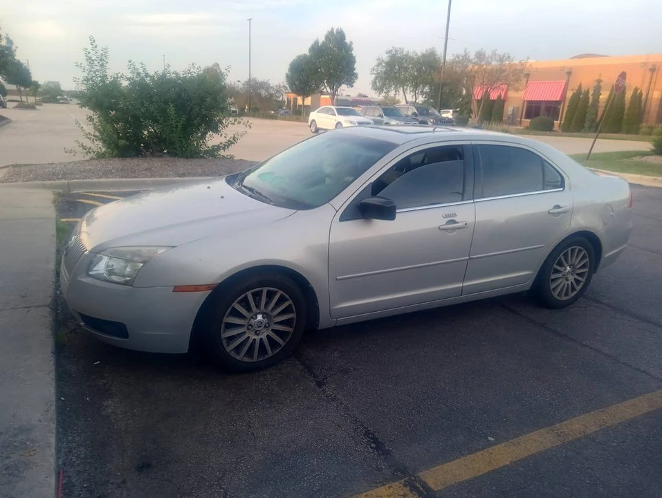 2009 Mercury Sable - Image 4 of 4