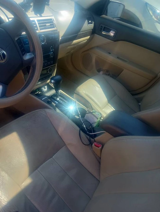 2009 Mercury Sable - Image 3 of 4