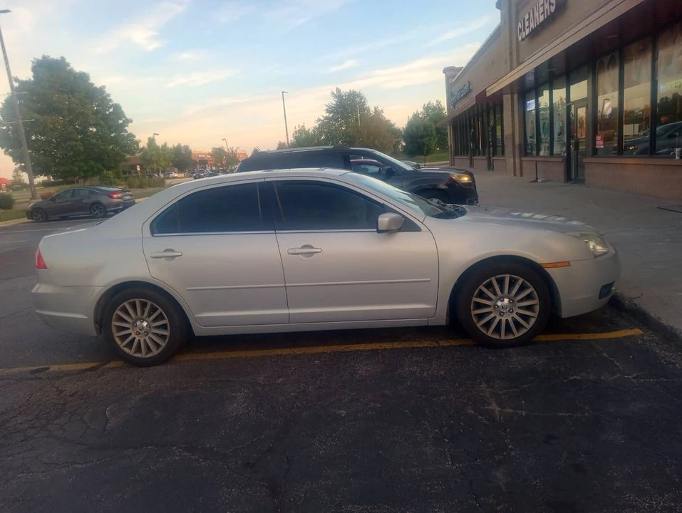 2009 Mercury Sable - Image 2 of 4