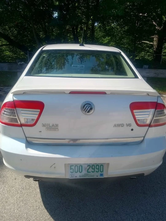 2009 Mercury Sable - Image 2 of 3