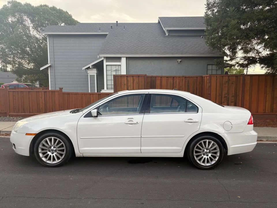 2009 Mercury - Image 2 of 10