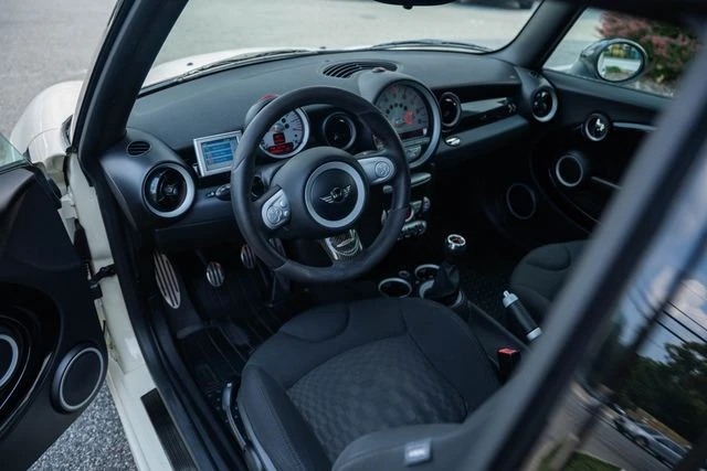 2009 Mini Mini 2nd Gen - Image 23 of 31