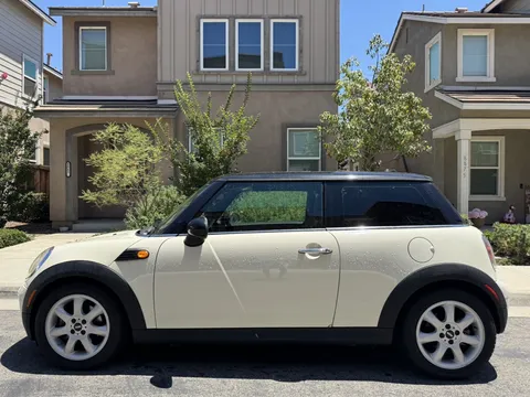 2009 Mini Cooper Cooper Hatchback 2D