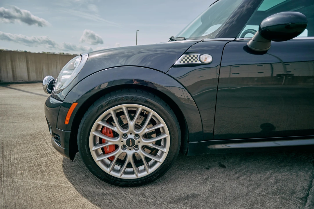 2009 Mini Mini John Cooper Works 2nd Gen - Image 17 of 27