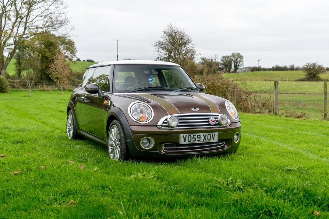 2009 Mini Mini 2nd Gen - Image 2 of 30