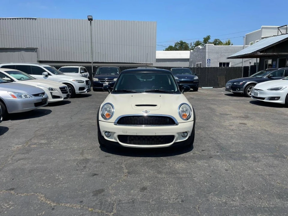 2009 Mini Mini Cooper S 1st Gen - Image 2 of 17