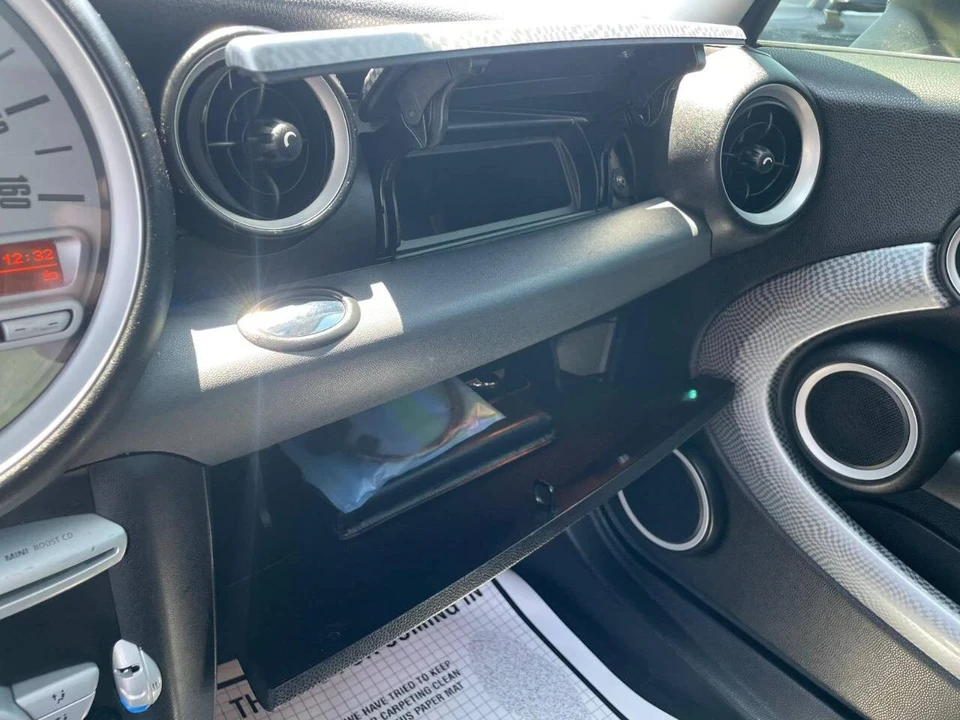 2009 Mini Mini Cooper S 1st Gen - Image 13 of 17