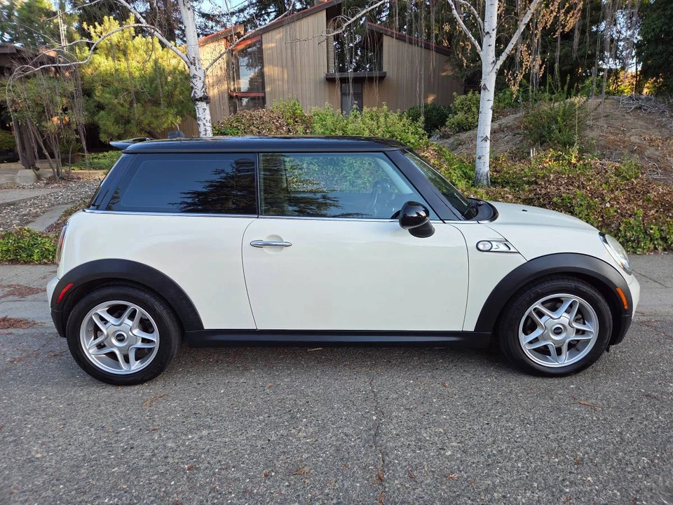 2009 Mini Mini 2nd Gen - Image 2 of 20