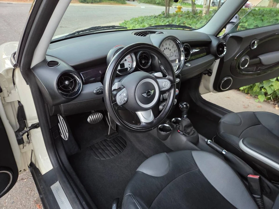 2009 Mini Mini 2nd Gen - Image 10 of 20