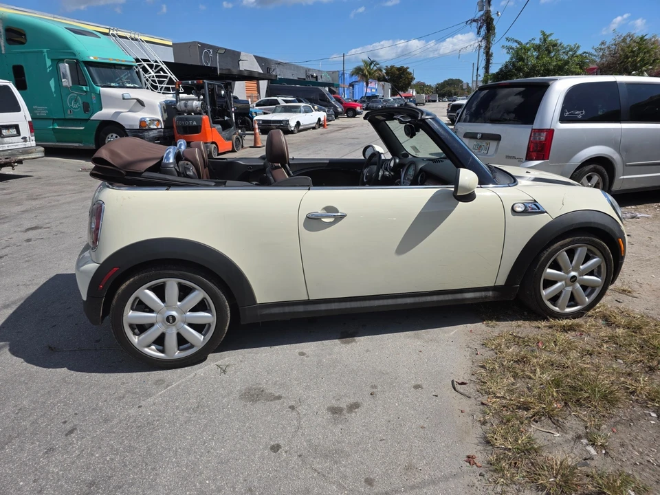 2009 Mini Mini 2nd Gen - Image 2 of 13