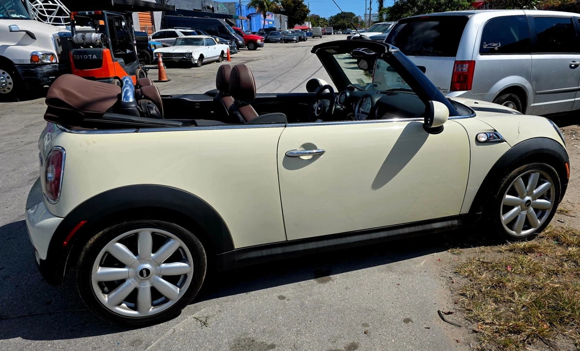 2009 Mini Mini 2nd Gen - Image 3 of 13