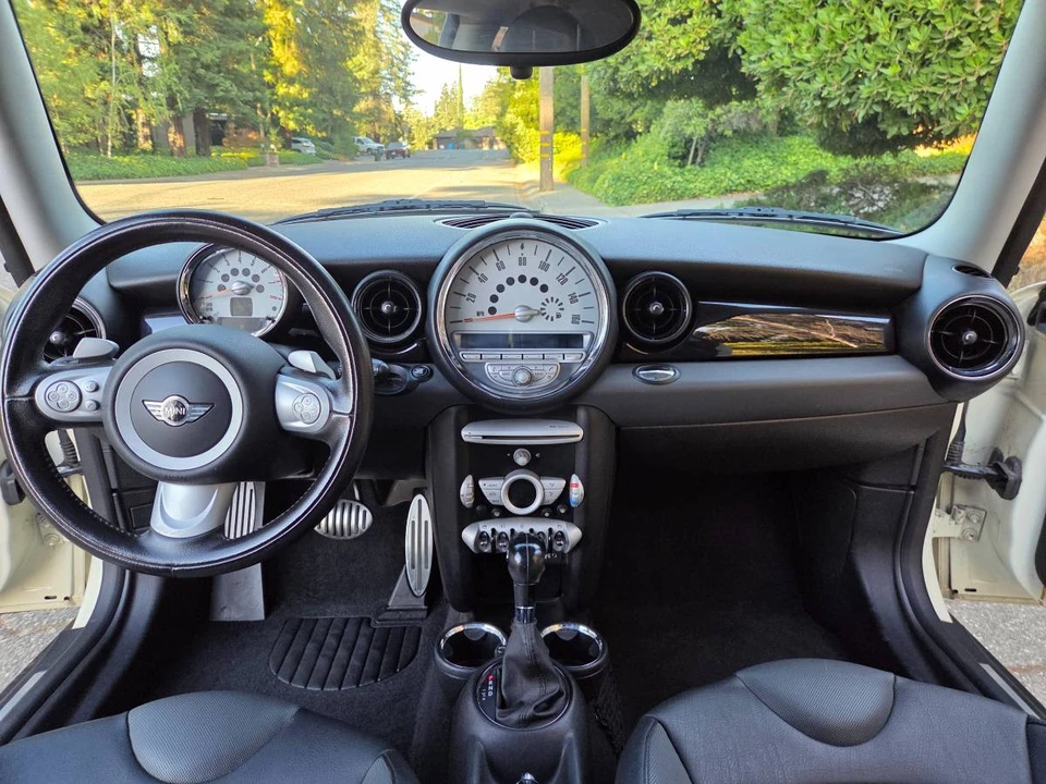 2009 Mini Mini 2nd Gen - Image 9 of 20