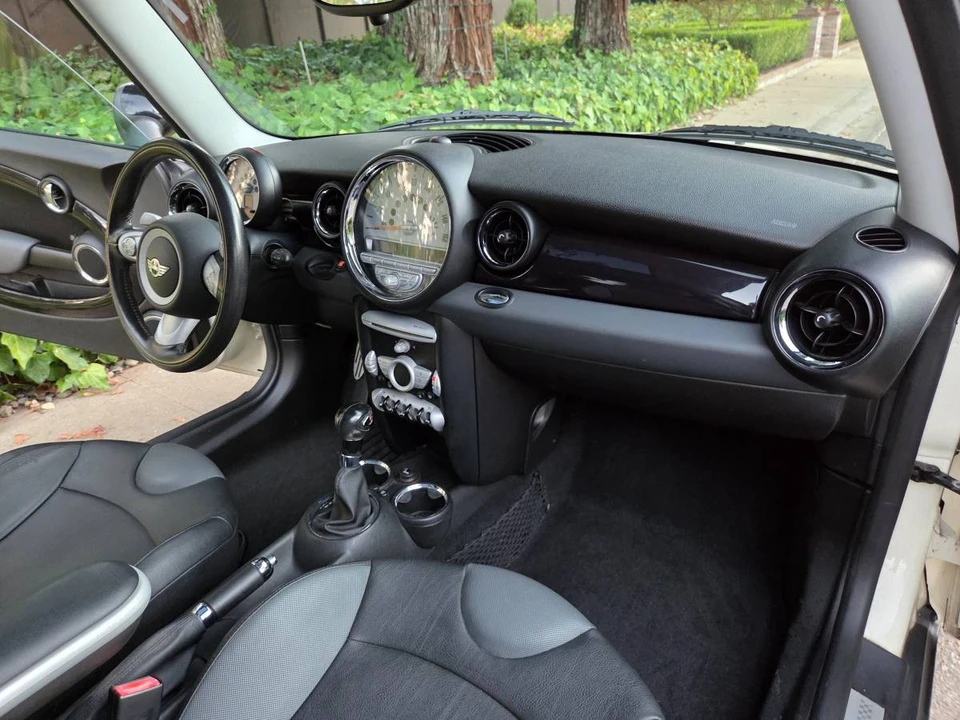 2009 Mini Mini 2nd Gen - Image 10 of 20