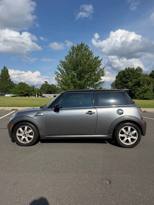 2009 Mini Mini 2nd Gen - Image 2 of 14
