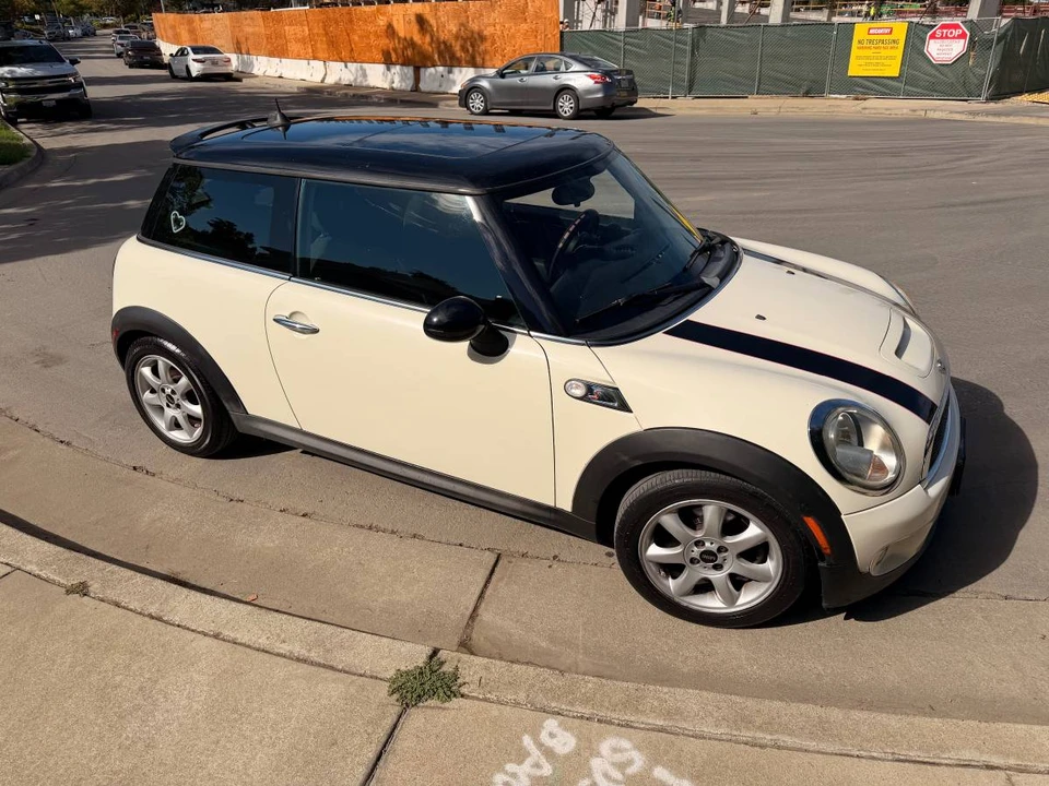 2009 Mini Mini 2nd Gen - Image 2 of 6
