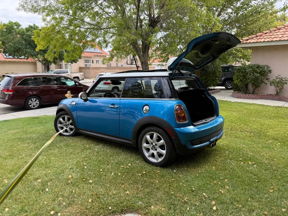 2009 Mini Mini 2nd Gen - Image 2 of 12
