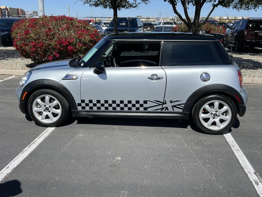 2009 Mini Mini 2nd Gen - Image 2 of 8