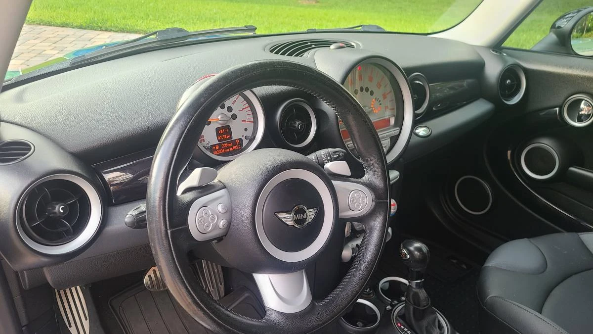 2009 Mini Mini 2nd Gen - Image 2 of 9