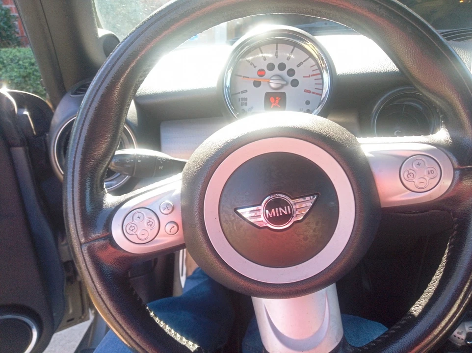 2009 Mini Mini 2nd Gen - Image 7 of 12