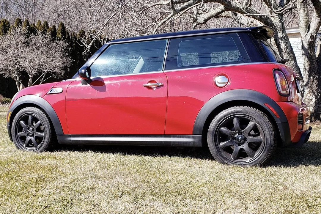 2009 Mini Mini 2nd Gen - Image 2 of 29