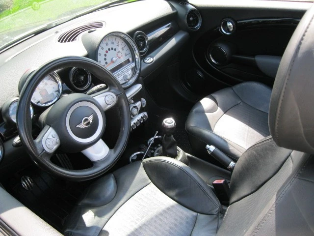 2009 Mini Mini 2nd Gen - Image 9 of 16
