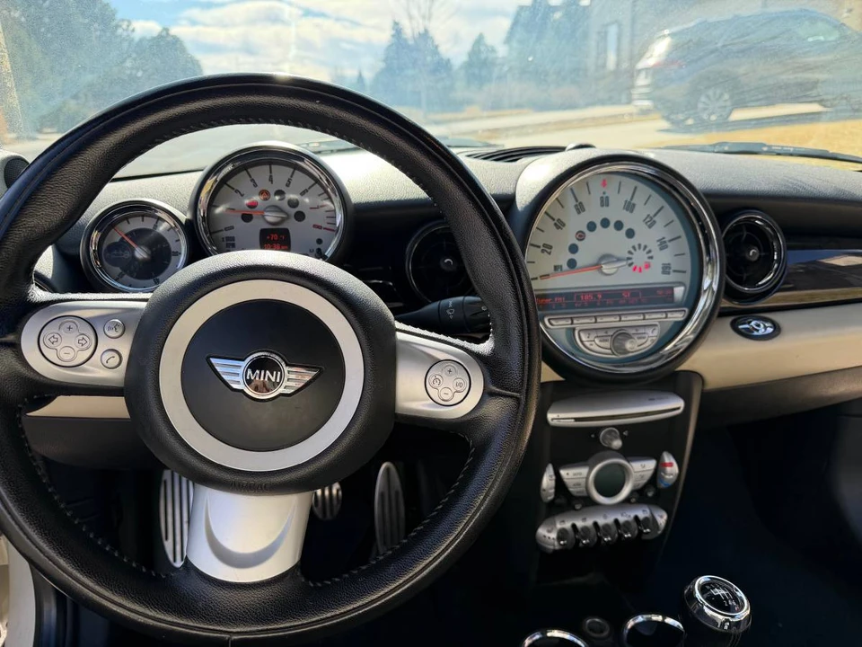 2009 Mini Mini 2nd Gen - Image 4 of 8