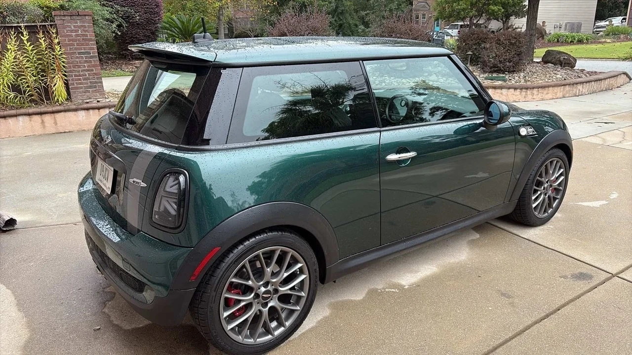 2009 Mini Mini 2nd Gen - Image 2 of 11