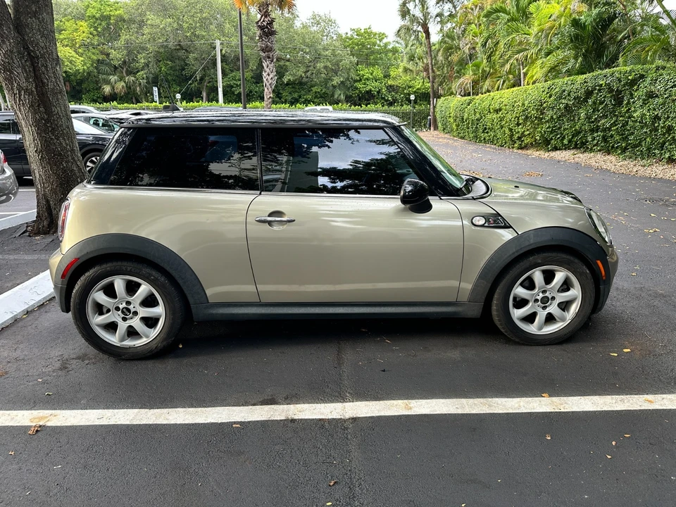 2009 Mini Mini 2nd Gen - Image 7 of 12
