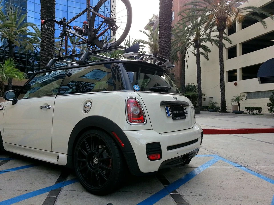 2009 Mini Mini John Cooper Works 2nd Gen - Image 2 of 19