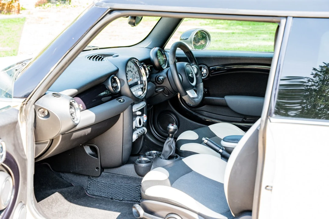 2009 Mini Mini John Cooper Works 2nd Gen - Image 18 of 30