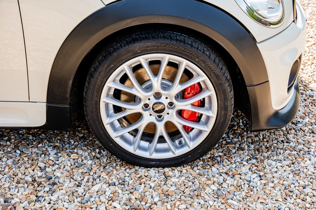 2009 Mini Mini John Cooper Works 2nd Gen - Image 4 of 30