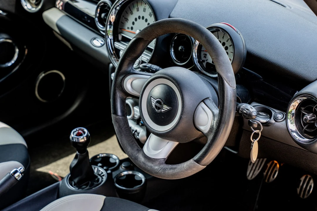 2009 Mini Mini John Cooper Works 2nd Gen - Image 6 of 30