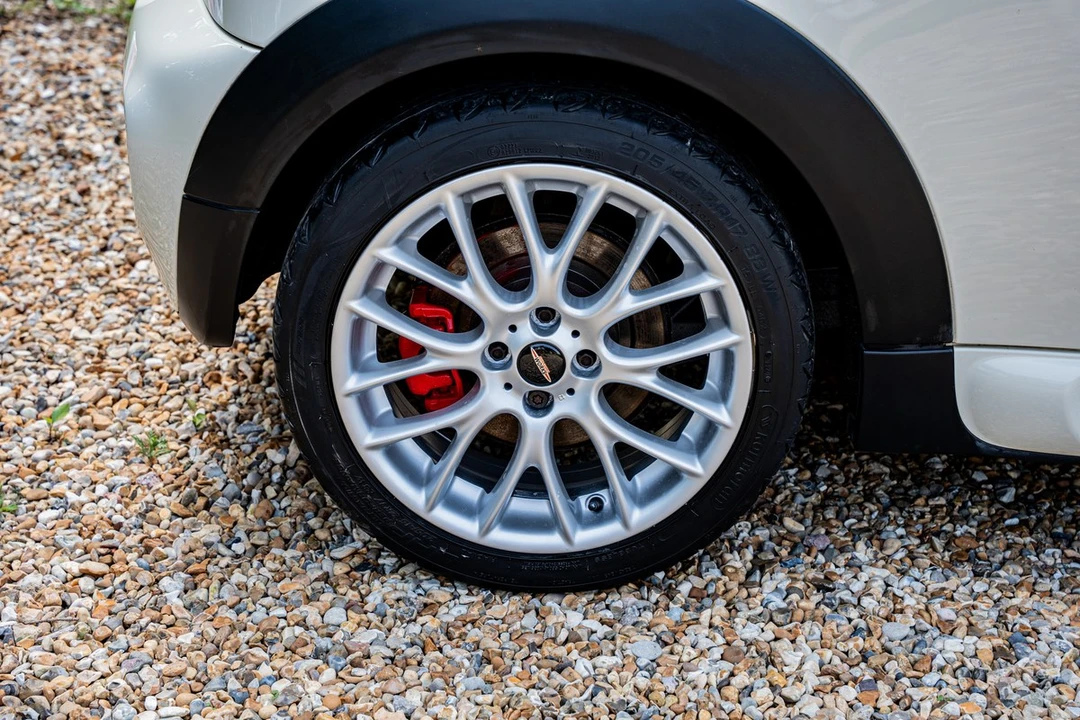 2009 Mini Mini John Cooper Works 2nd Gen - Image 15 of 30
