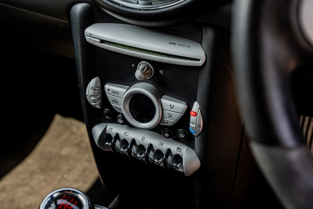 2009 Mini Mini John Cooper Works 2nd Gen - Image 26 of 30
