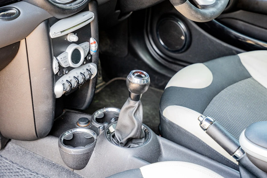 2009 Mini Mini John Cooper Works 2nd Gen - Image 24 of 30