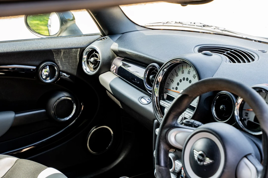 2009 Mini Mini John Cooper Works 2nd Gen - Image 22 of 30