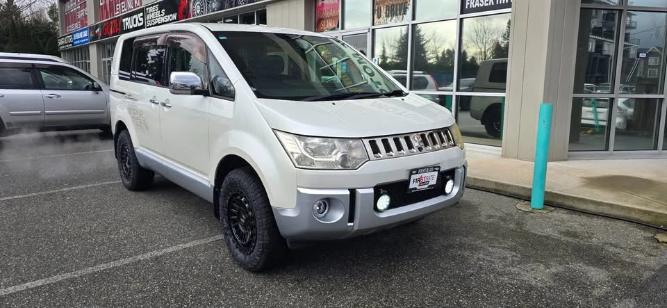 2009 Mitsubishi Delica 5th Gen - Image 2 of 20